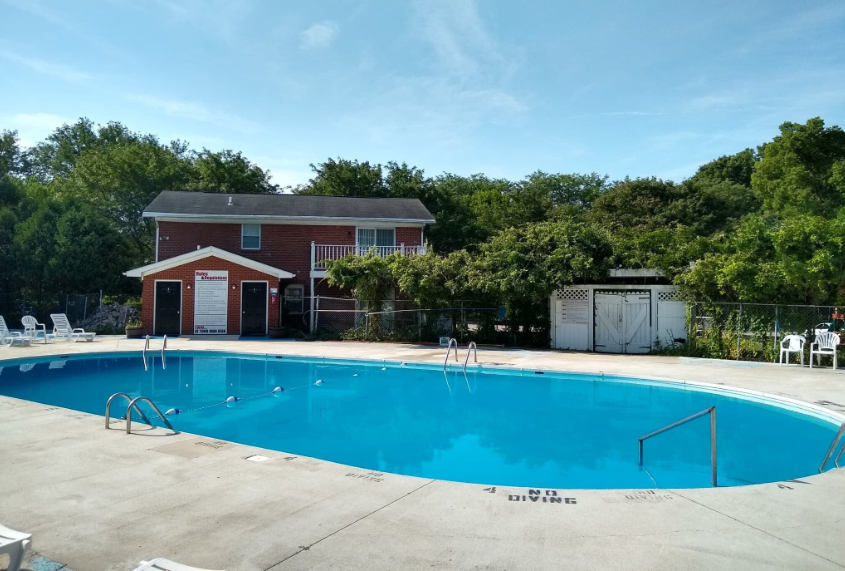 Colonial Crest Pool